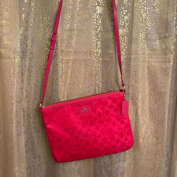 Coach Hot Pink Signature Nylon Crossbody Purse Pink Ruby - Picture 1 of 8